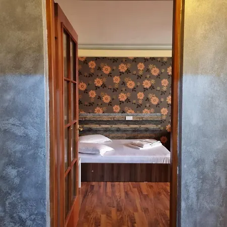 My House - Ultracentral Romana Square Near Old Town